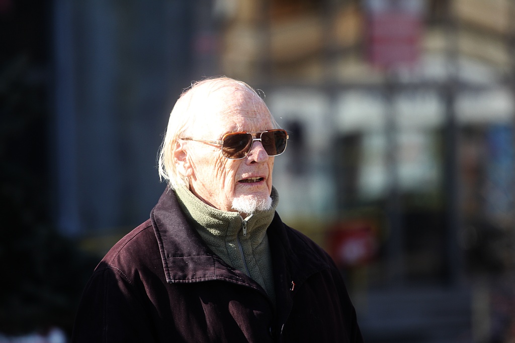 Prawica świętowała pod lewicowym pomnikiem