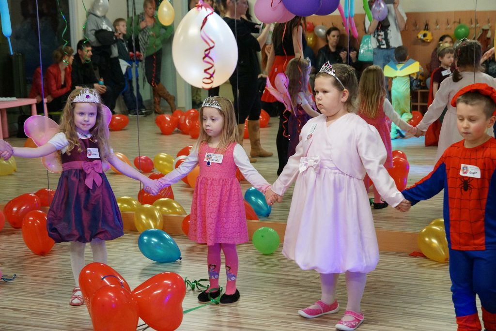 Karnawałowe zakończenie ferii z Abbą w tle