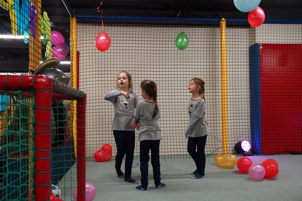 Karnawałowe zakończenie ferii z Abbą w tle