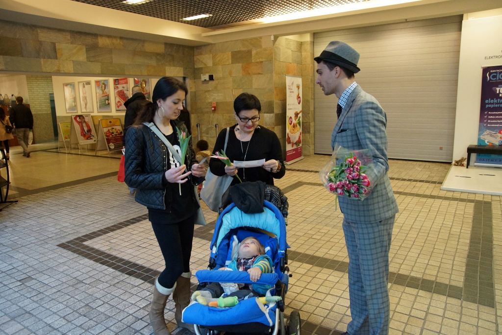 Kwiaty na Dzień Kobiet w Galerii Piastów