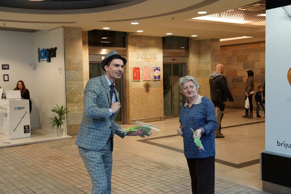 Kwiaty na Dzień Kobiet w Galerii Piastów