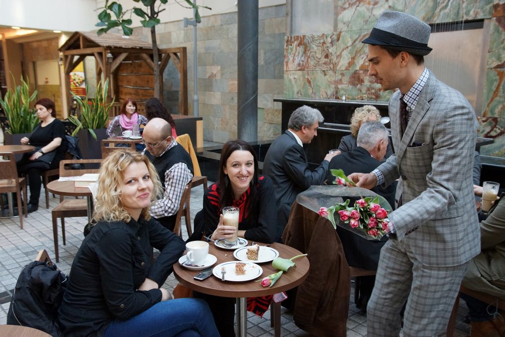 Kwiaty na Dzień Kobiet w Galerii Piastów