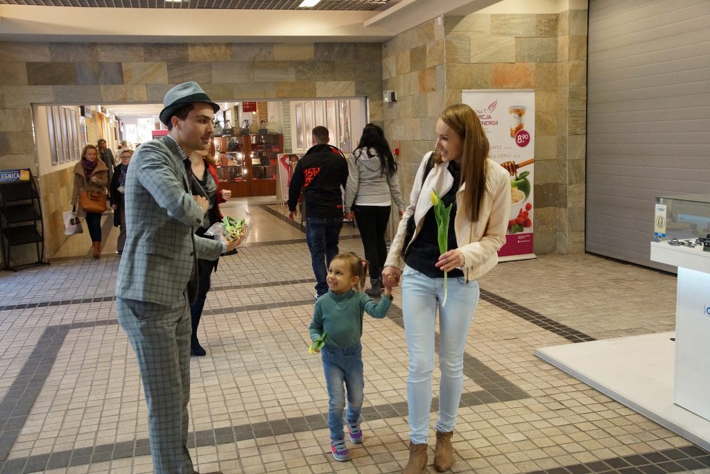 Kwiaty na Dzień Kobiet w Galerii Piastów