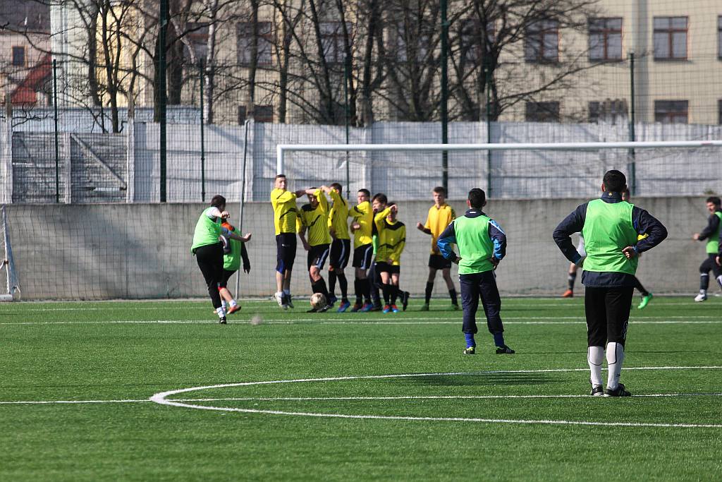 Sparing: Konfeks LDJ - GKS Męcinka 3:3