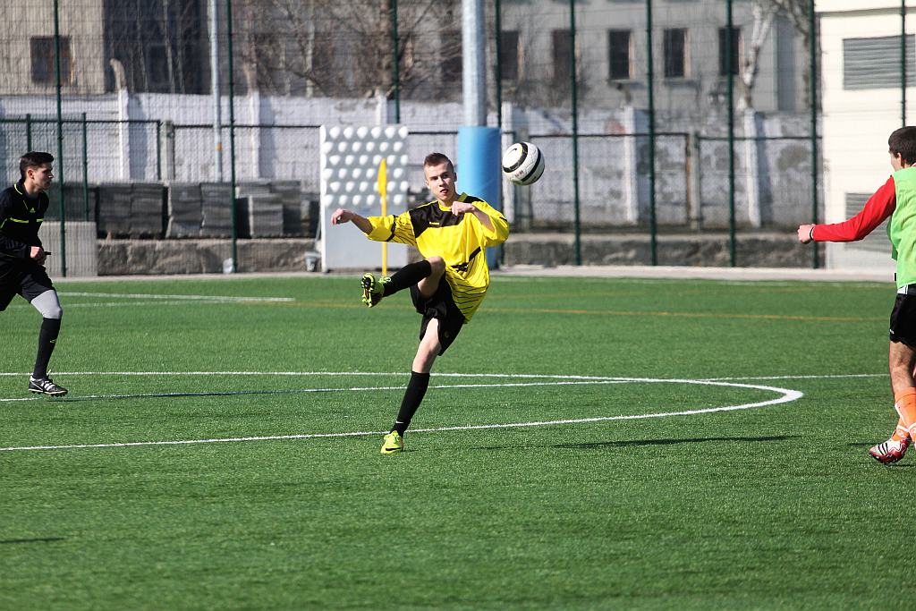 Sparing: Konfeks LDJ - GKS Męcinka 3:3
