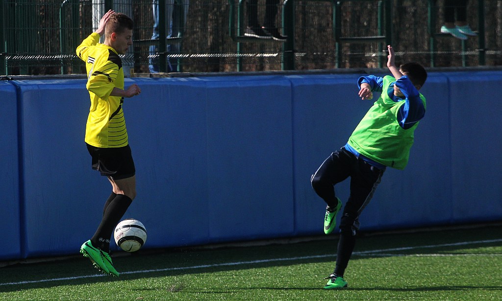 Sparing: Konfeks LDJ - GKS Męcinka 3:3