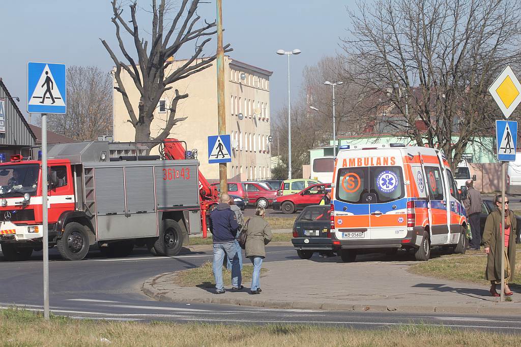 Wypadek na skrzyżowaniu ulic Leszczyńskiej i Ścinawskiej
