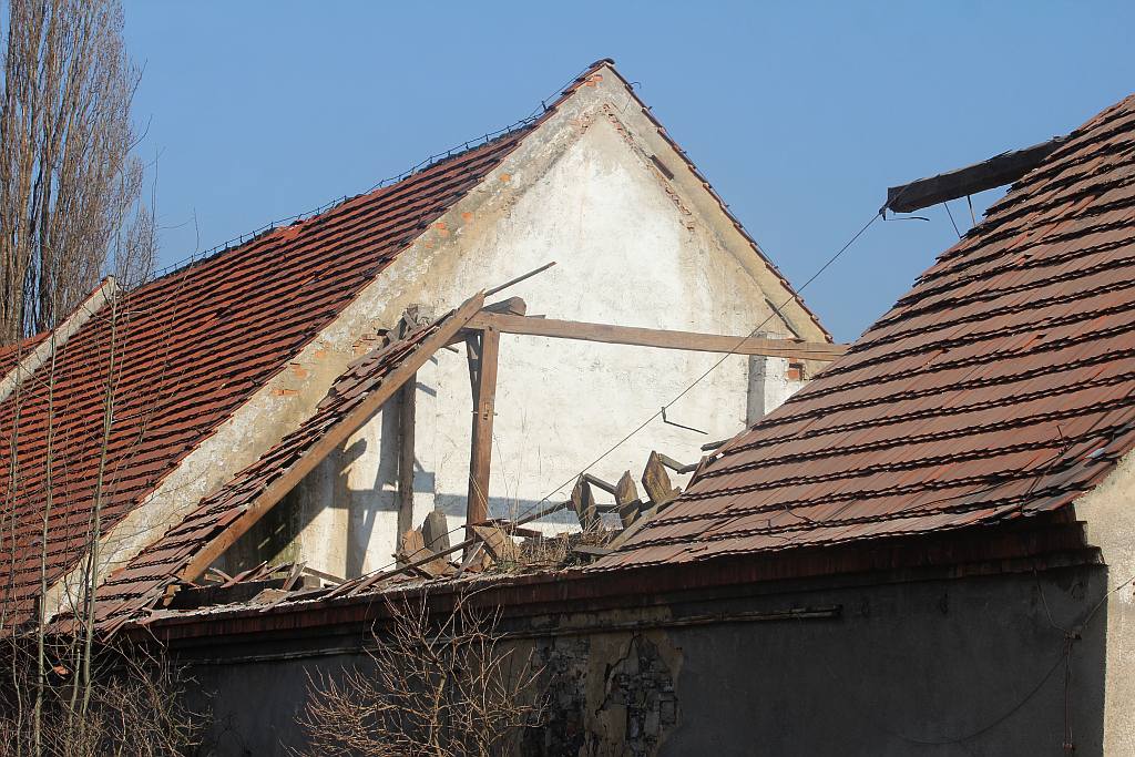 Runął dach stodoły. Obyło się bez ofiar