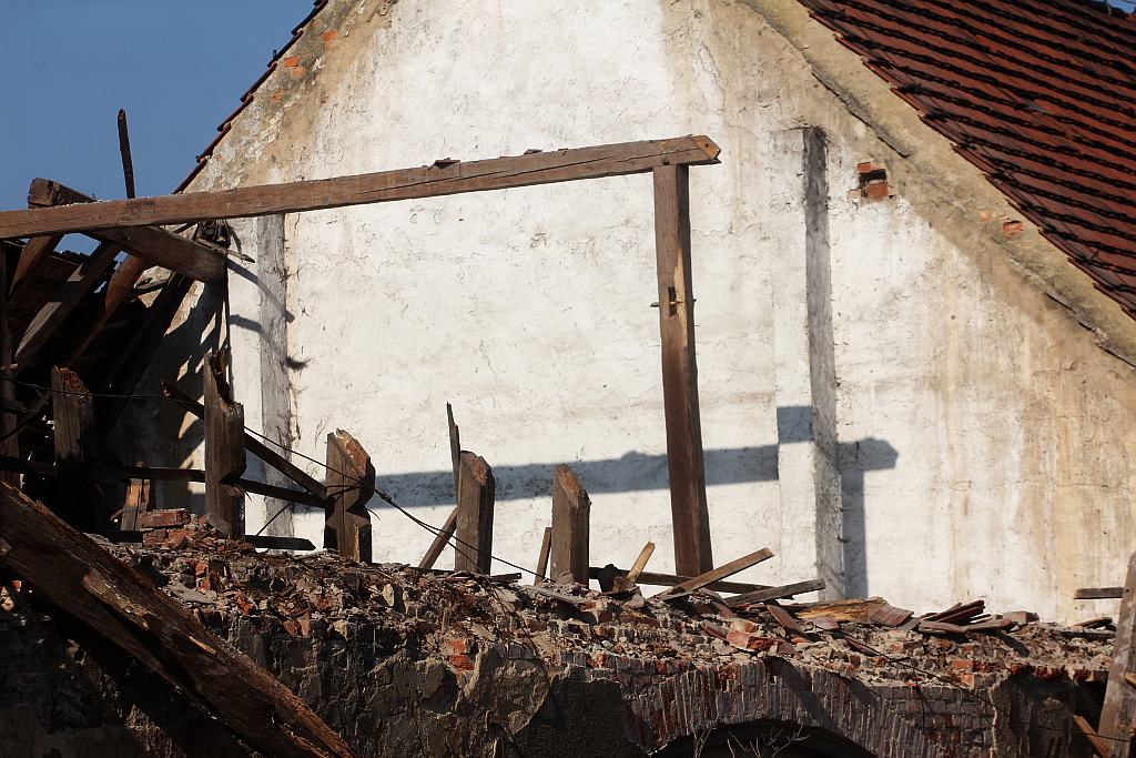 Runął dach stodoły. Obyło się bez ofiar