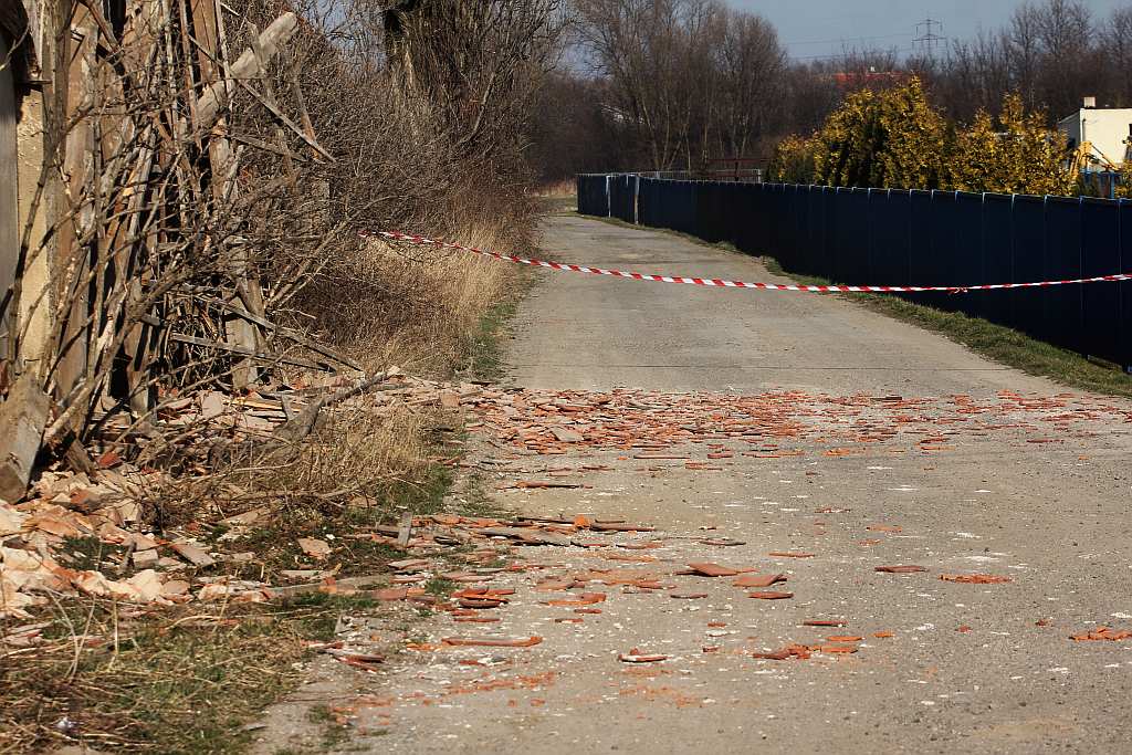 Runął dach stodoły. Obyło się bez ofiar