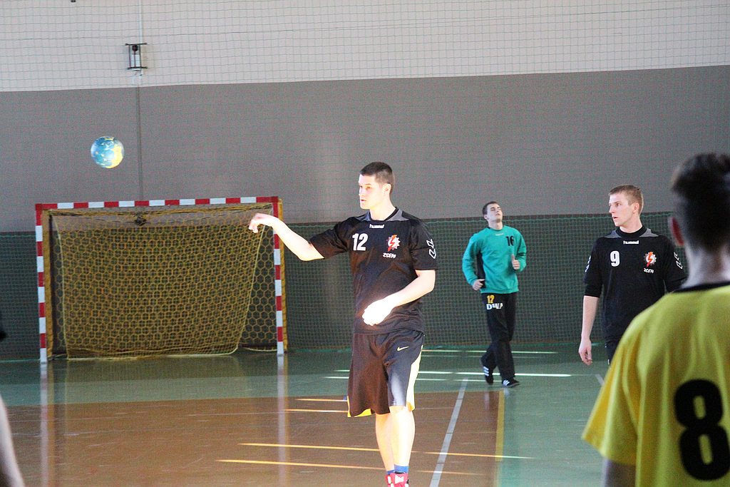 Henrykówka mistrzem Legnicy w szczypiorniaku