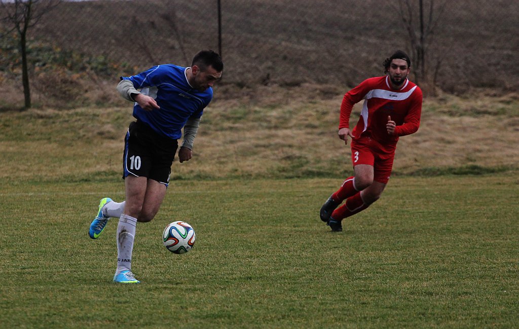 Klasa A: Dąb - Czarni 4:0
