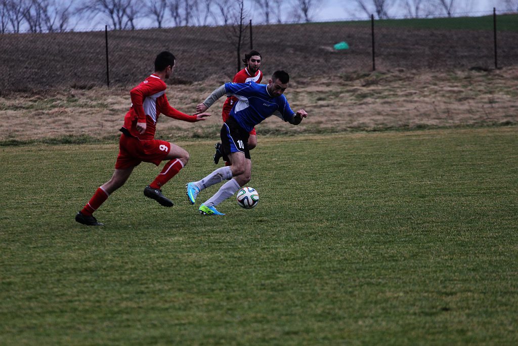 Klasa A: Dąb - Czarni 4:0
