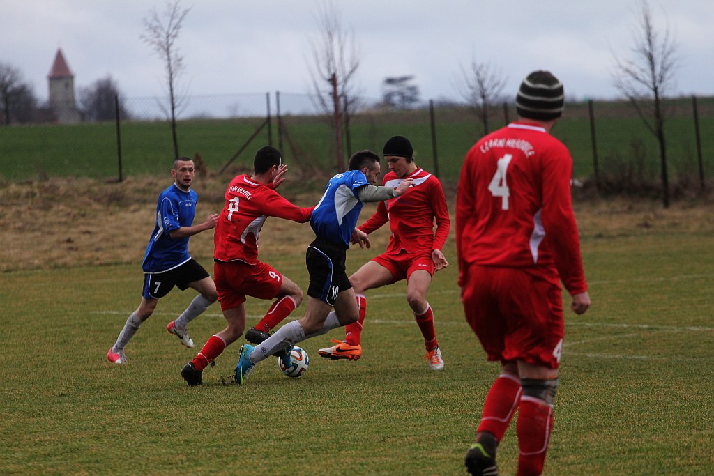 Klasa A: Dąb - Czarni 4:0