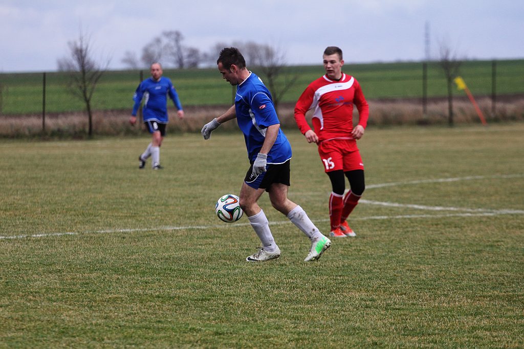 Klasa A: Dąb - Czarni 4:0