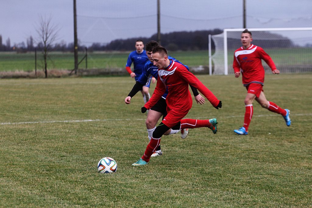 Klasa A: Dąb - Czarni 4:0
