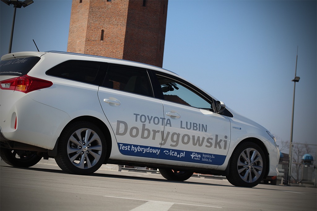 Auris raz jeszcze, ale na prąd