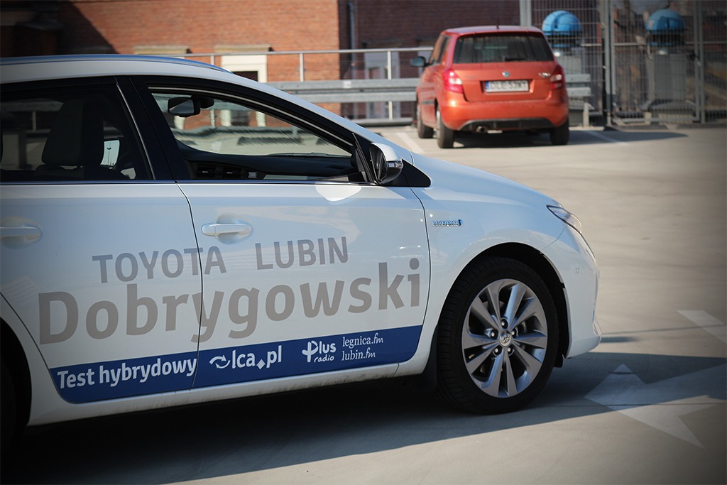 Auris raz jeszcze, ale na prąd
