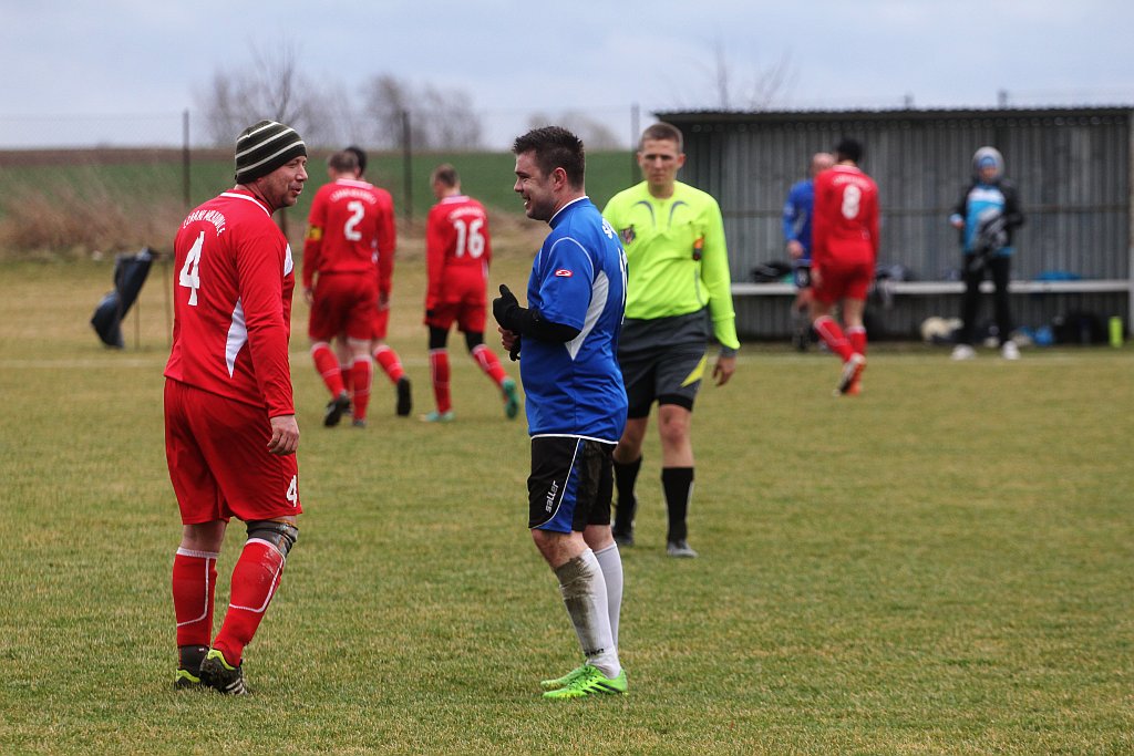 Klasa A: Dąb - Czarni 4:0