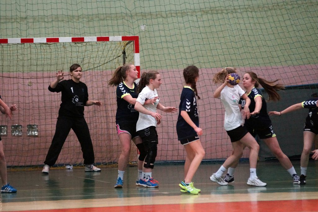 Szczypiornistki Dziewiątki wygrały z jeleniogórzankami