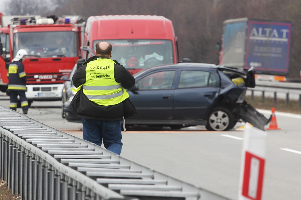 Wypadek na A4, utrudniony ruch w do Wrocławia