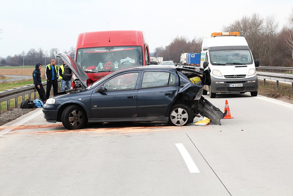 Wypadek na A4, utrudniony ruch w do Wrocławia