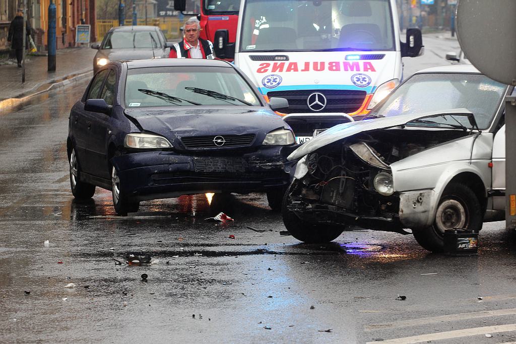 Wypadek trzech aut na Wrocławskiej