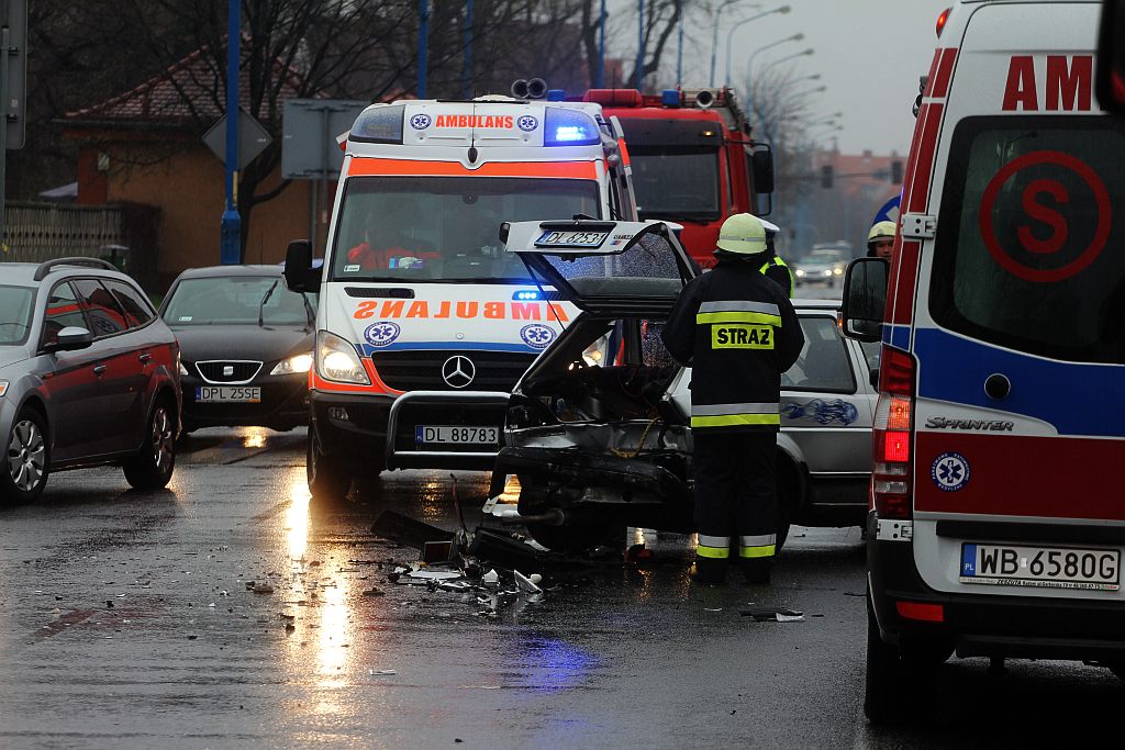 Wypadek trzech aut na Wrocławskiej
