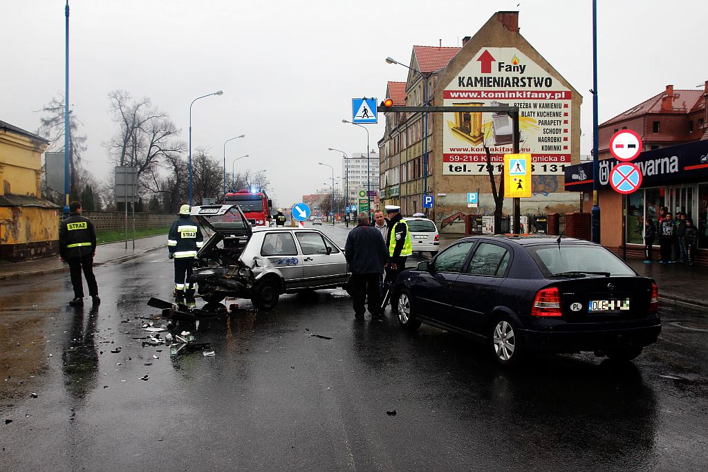 Wypadek trzech aut na Wrocławskiej