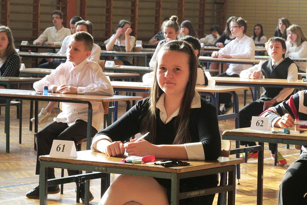 Szóstoklasiści zasiedli do sprawdzianu wiadomości