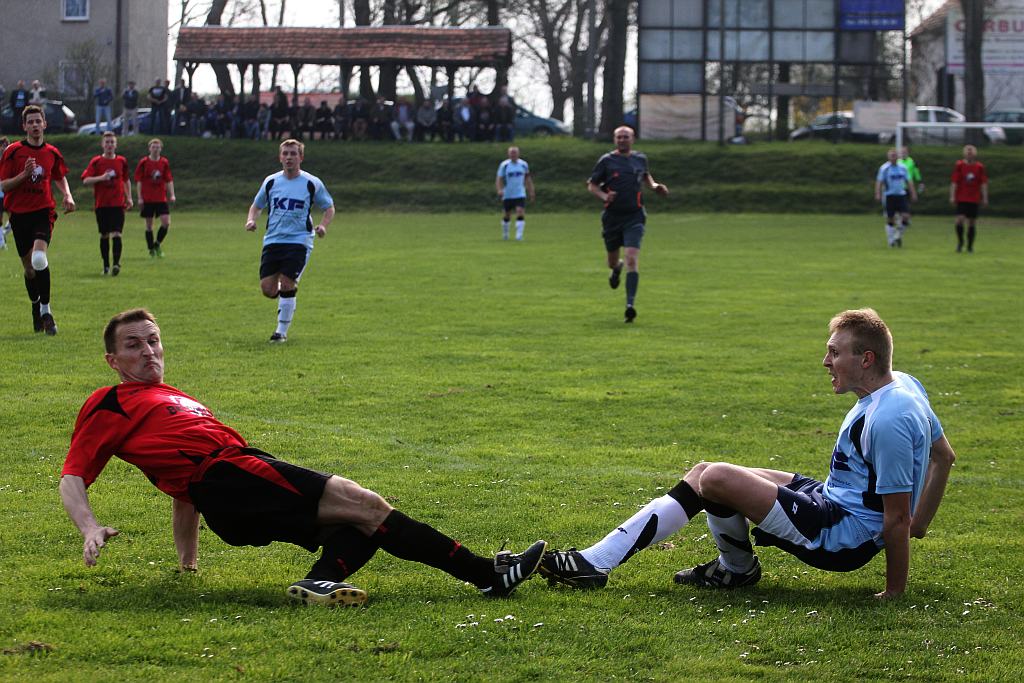 Klasa B: Błękitni - Grom 3:3