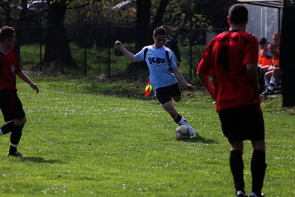 Klasa B: Błękitni - Grom 3:3