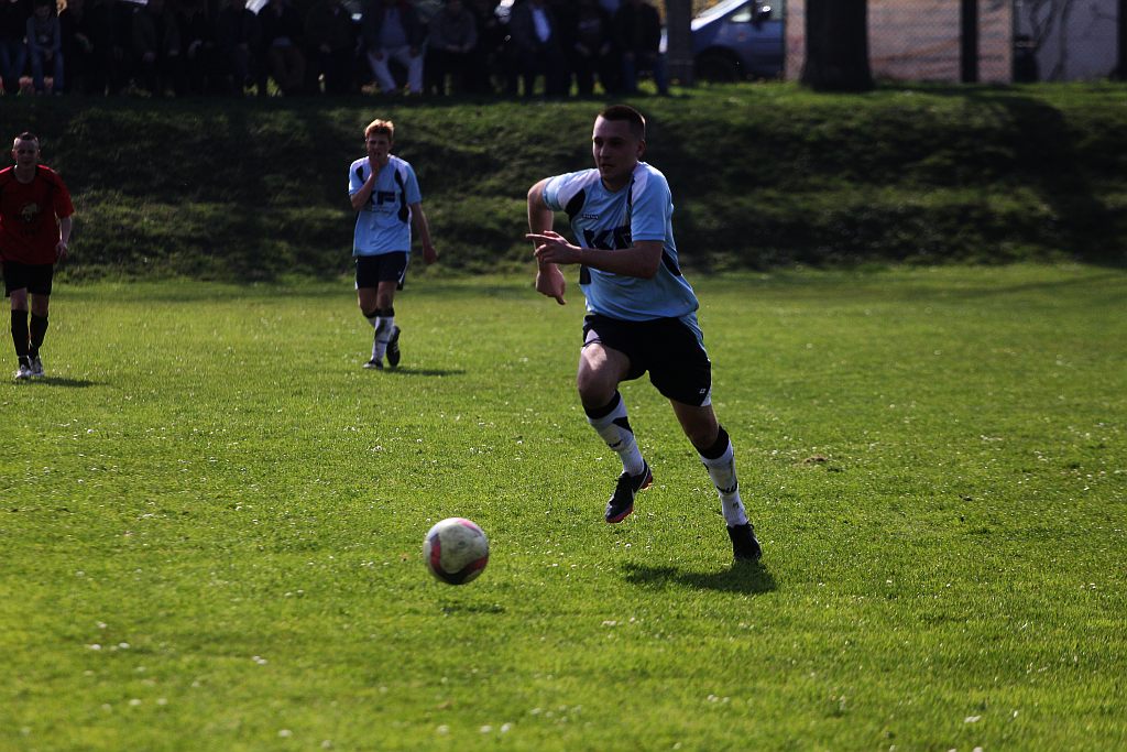 Klasa B: Błękitni - Grom 3:3