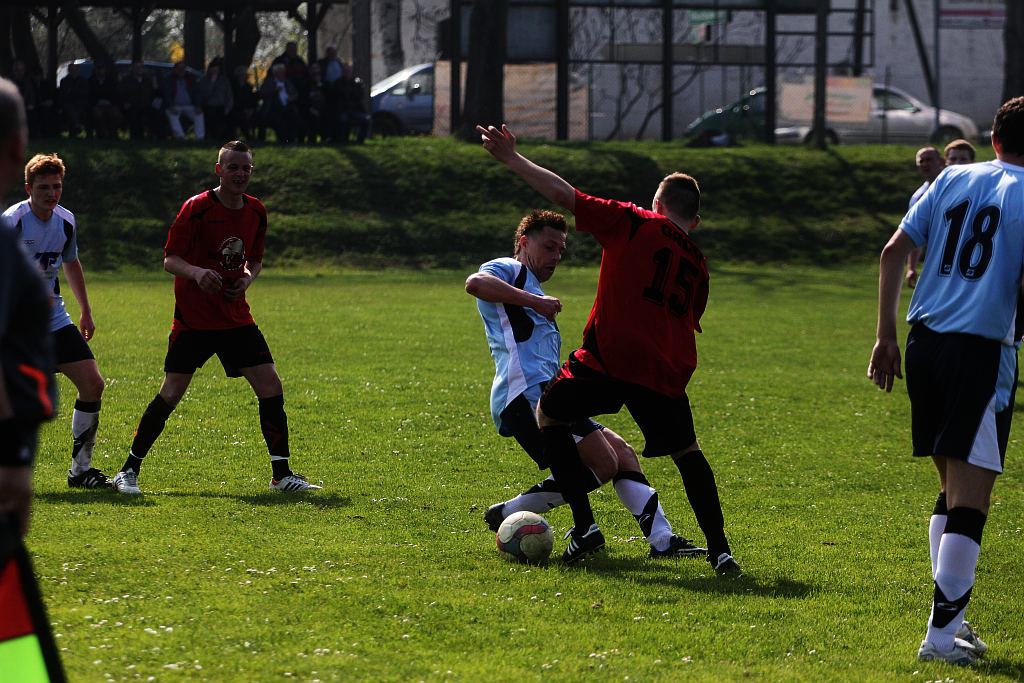 Klasa B: Błękitni - Grom 3:3