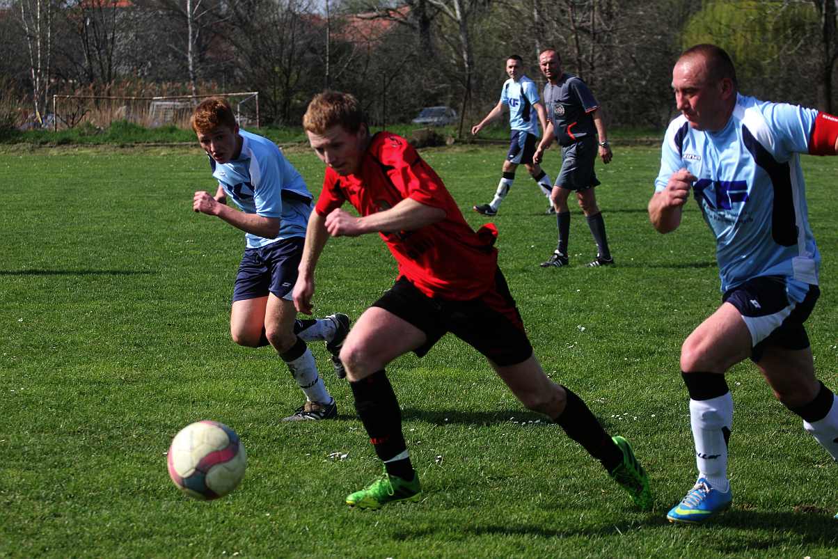 Klasa B: Błękitni - Grom 3:3