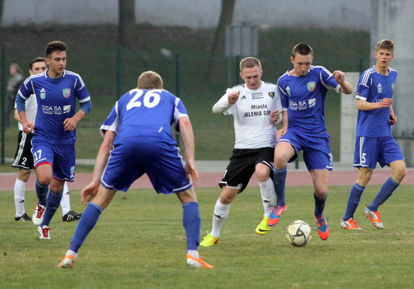 IV liga: Karkonosze - Miedź II 0:0