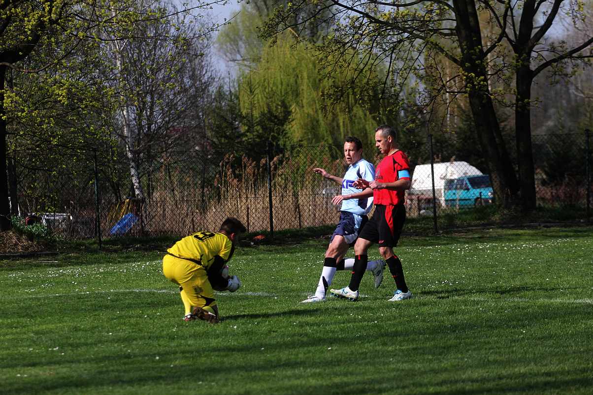 Klasa B: Błękitni - Grom 3:3