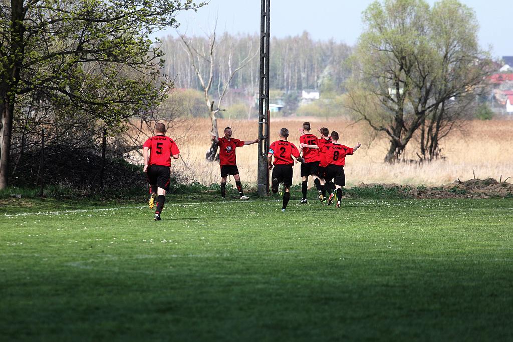 Klasa B: Błękitni - Grom 3:3