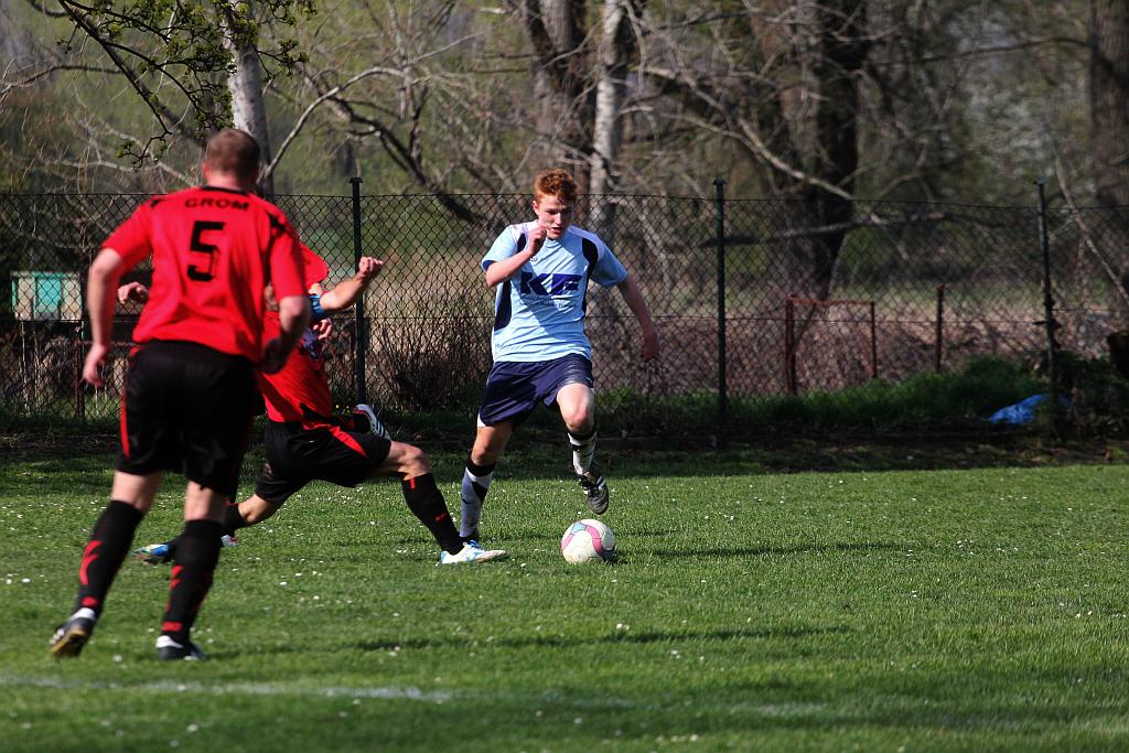 Klasa B: Błękitni - Grom 3:3