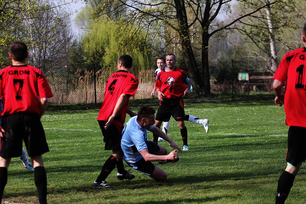 Klasa B: Błękitni - Grom 3:3