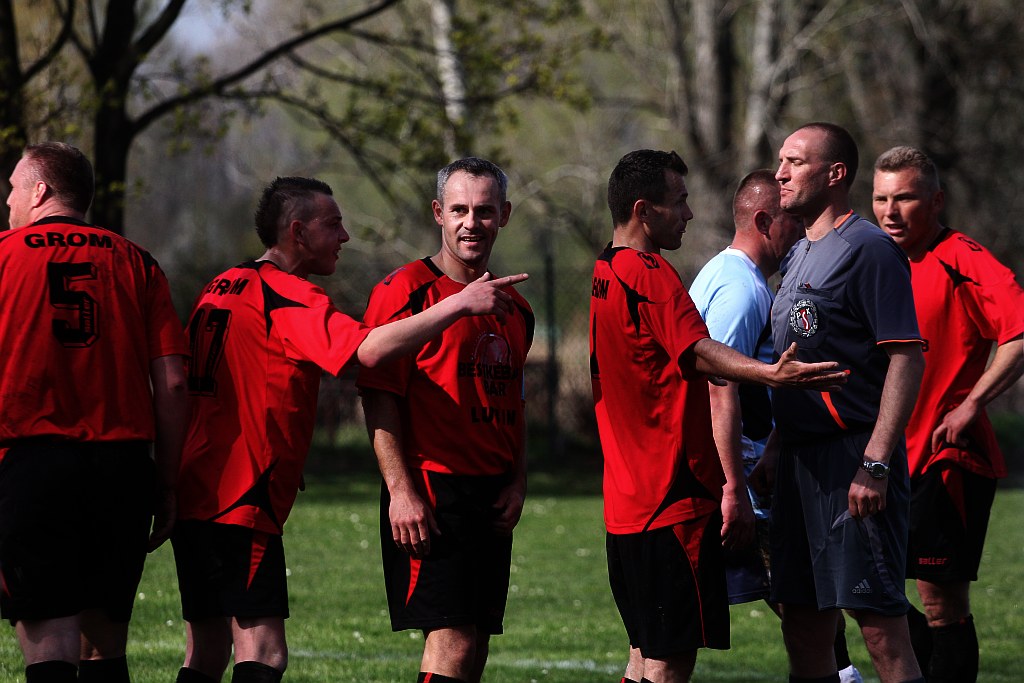 Klasa B: Błękitni - Grom 3:3
