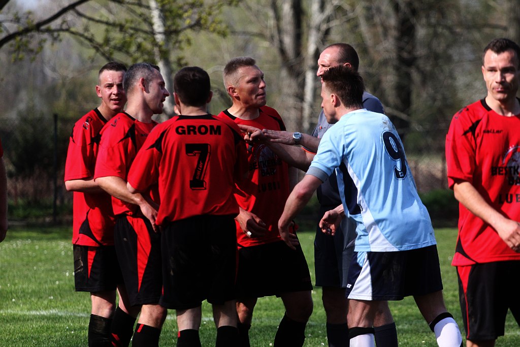 Klasa B: Błękitni - Grom 3:3