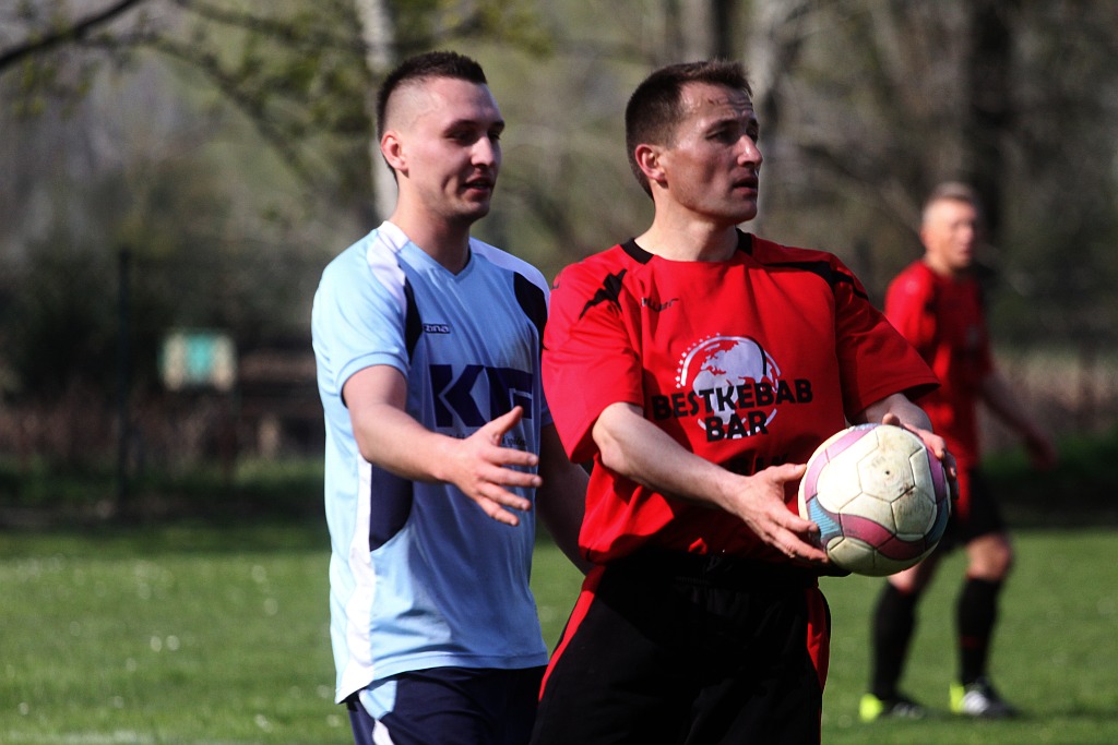 Klasa B: Błękitni - Grom 3:3