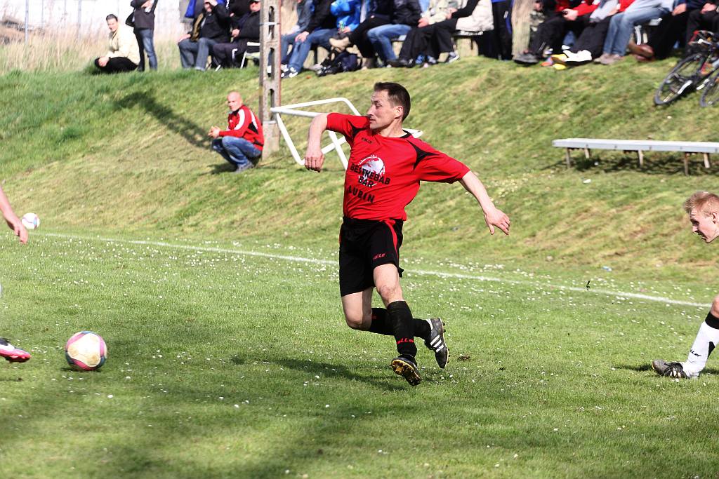 Klasa B: Błękitni - Grom 3:3