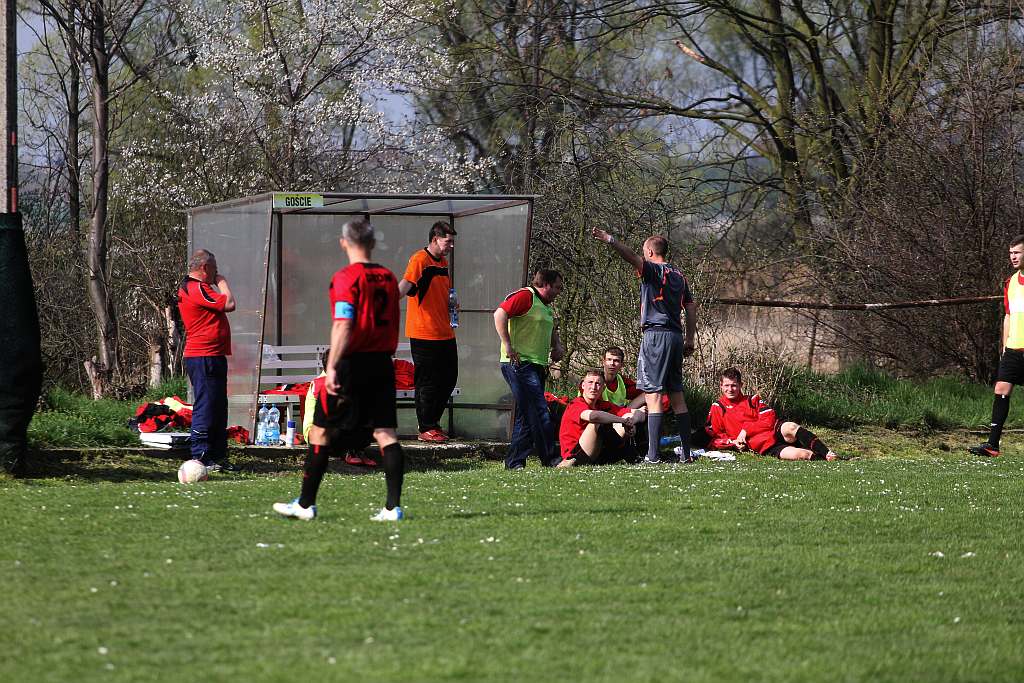 Klasa B: Błękitni - Grom 3:3
