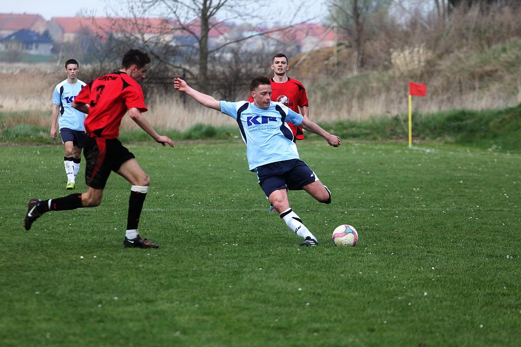 Klasa B: Błękitni - Grom 3:3