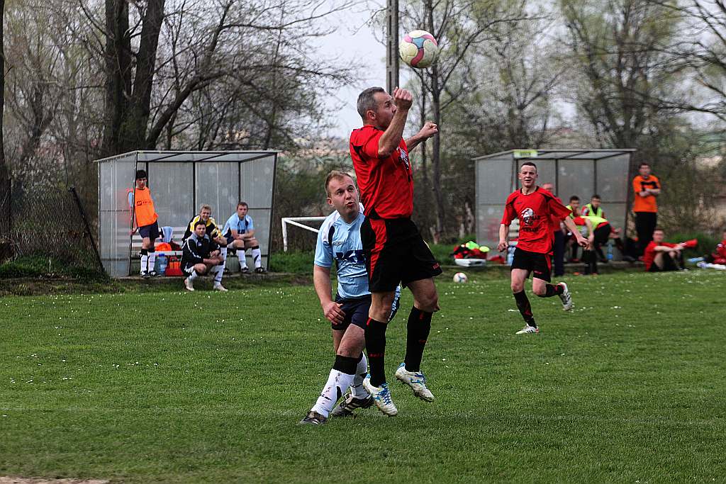 Klasa B: Błękitni - Grom 3:3