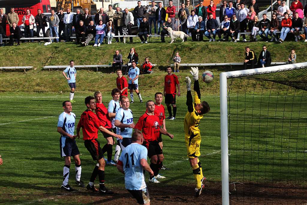 Klasa B: Błękitni - Grom 3:3