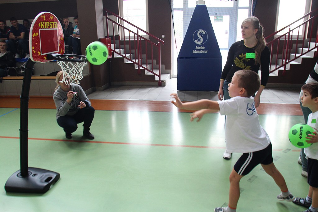 Sportowe zmagania przedszkolaków