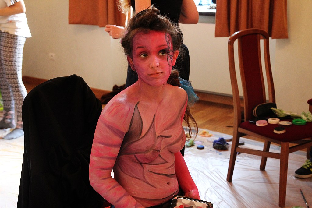 Avatar uczy sztuki bodypaintingu